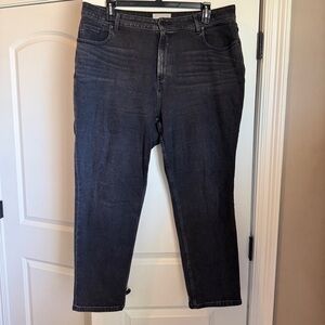 Everlane Women Curvy Cheek Jeans - Black (straight leg)